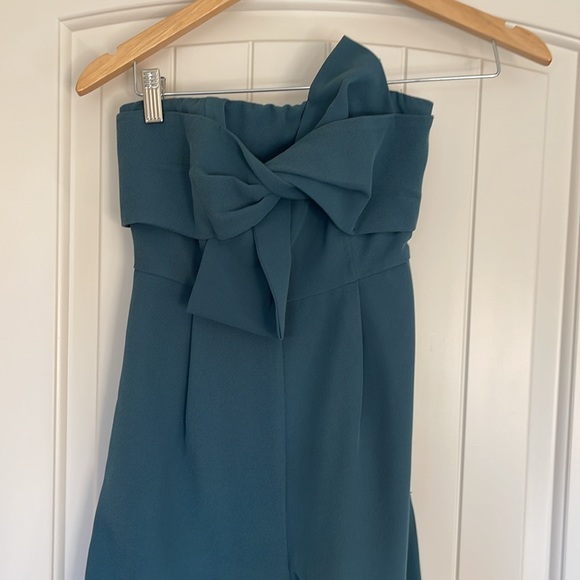 Elegant green jumpsuit. Perfect for an evening outing - Picture 2 of 4